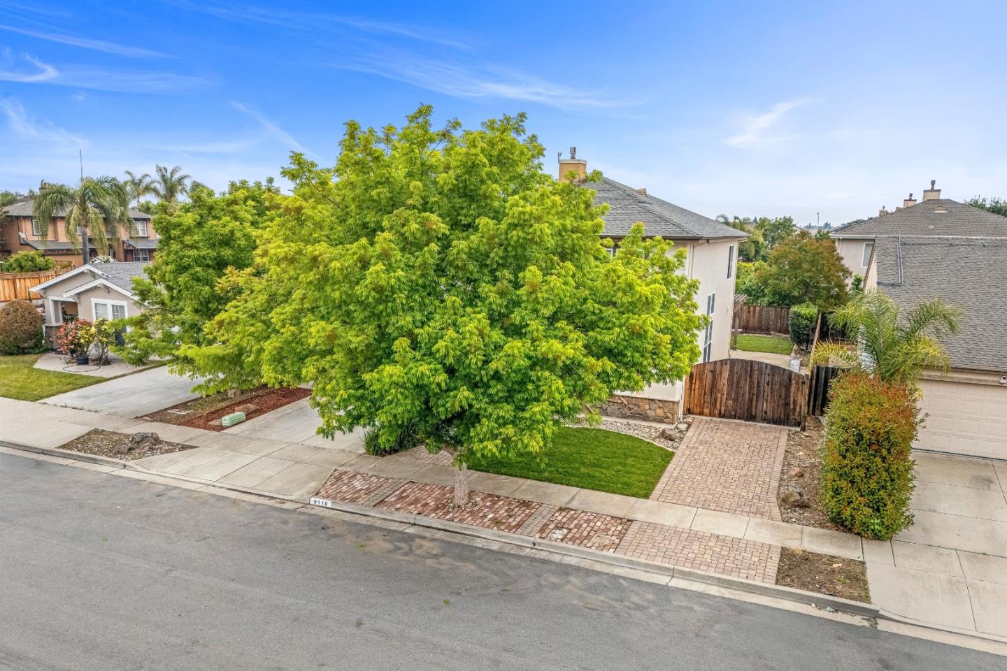 9110 Avezan Way