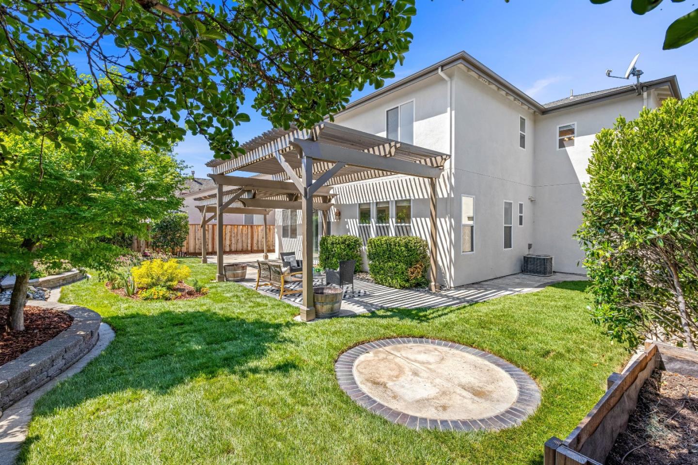 9110 Avezan Way