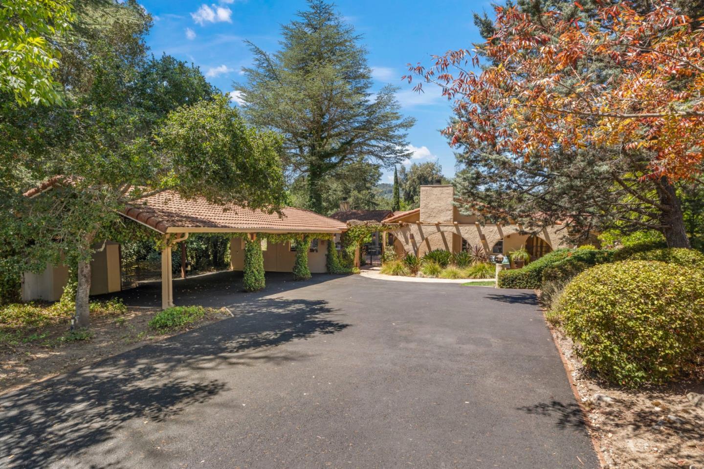 8103 Crestview CT