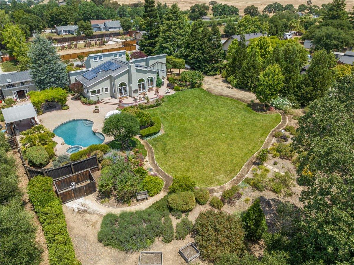 8859 Poppy LN