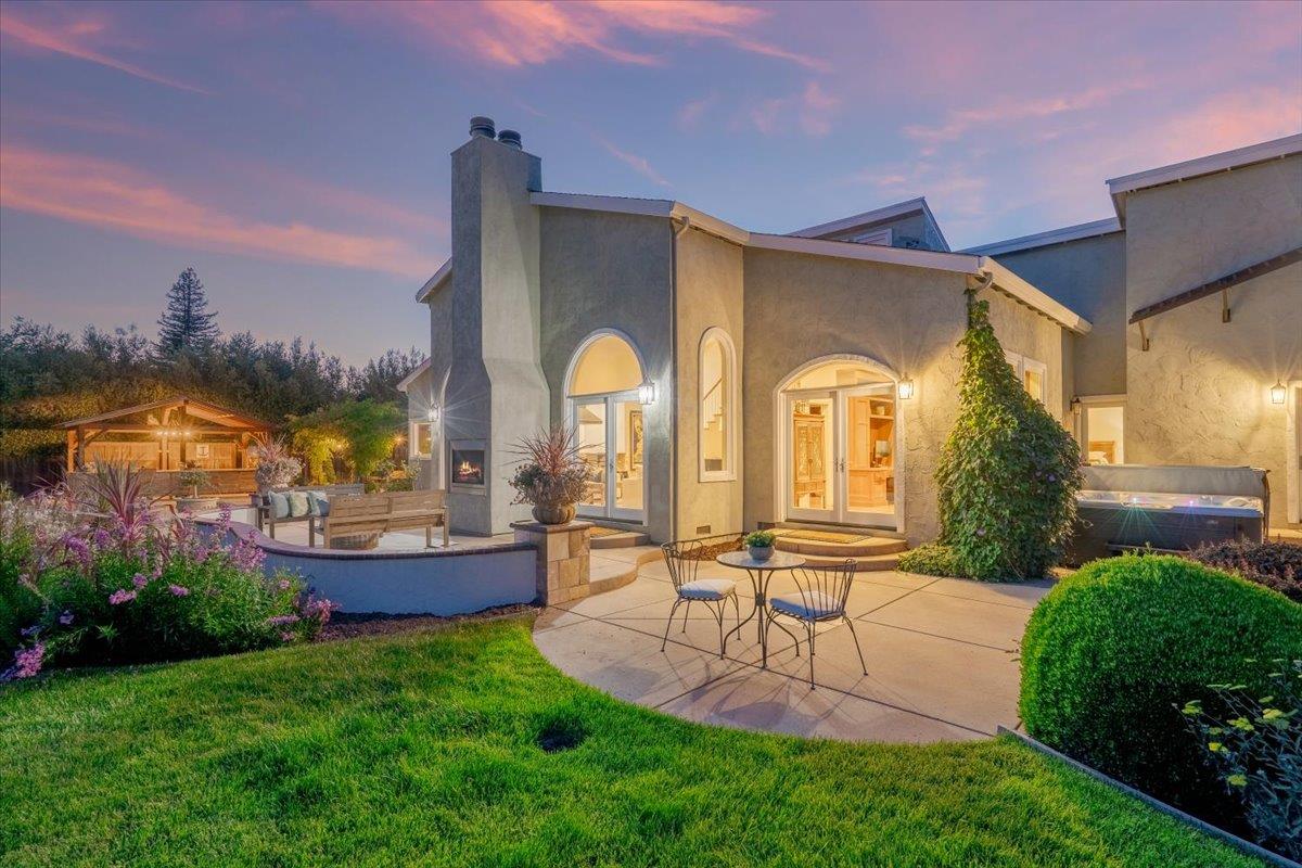 8859 Poppy LN
