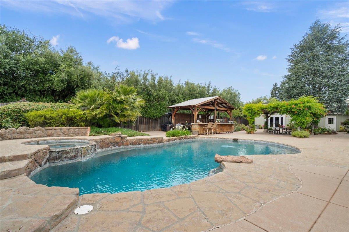 8859 Poppy LN