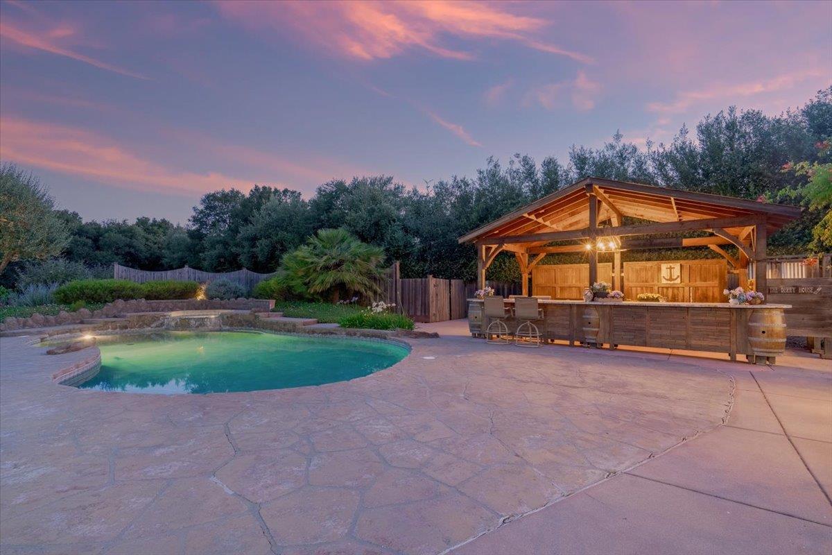 8859 Poppy LN