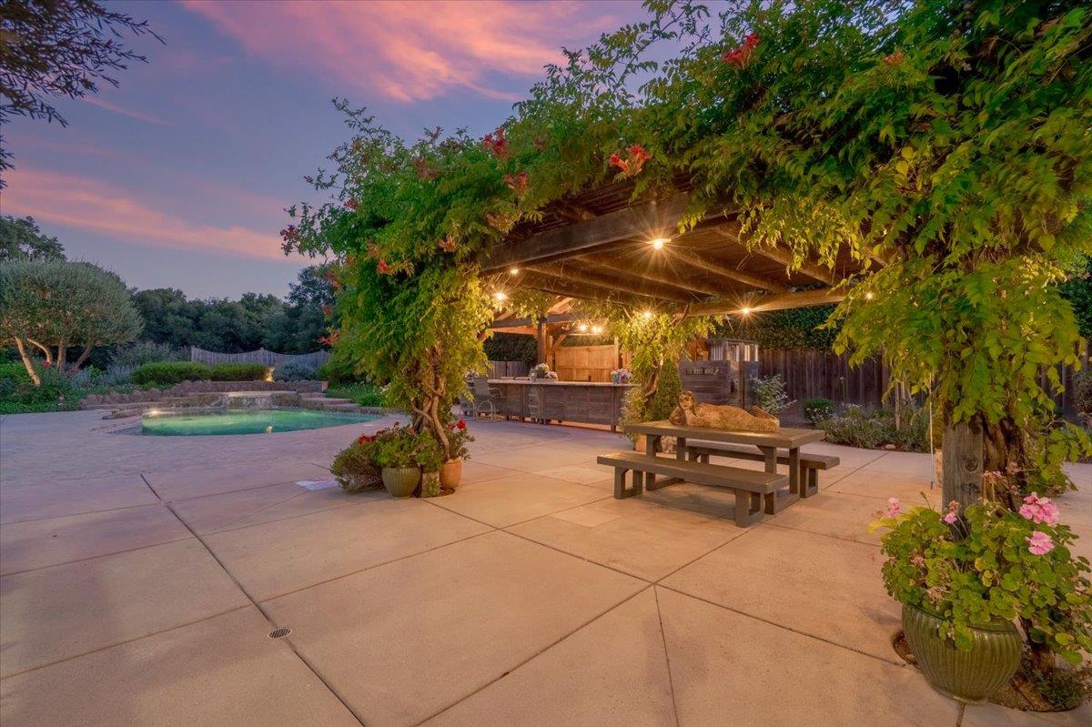 8859 Poppy LN