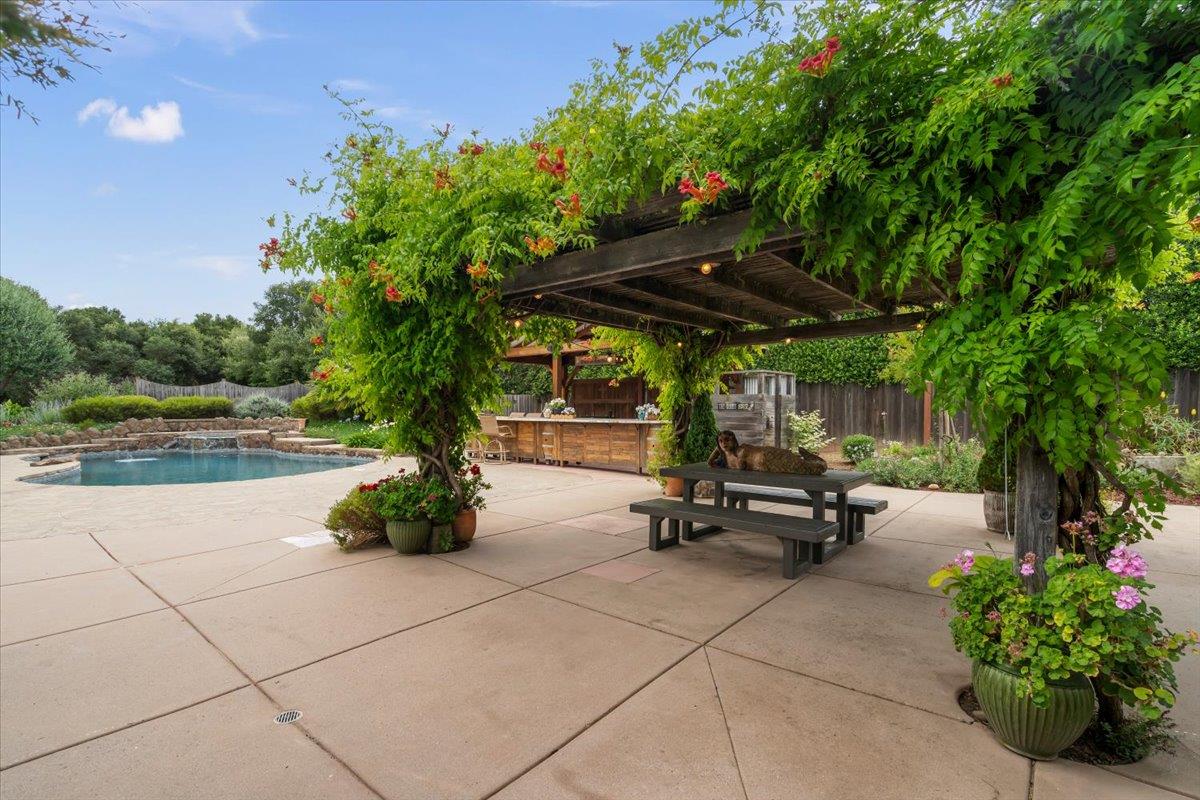 8859 Poppy LN