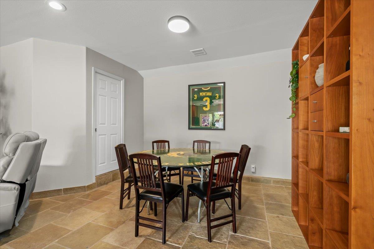 8859 Poppy LN