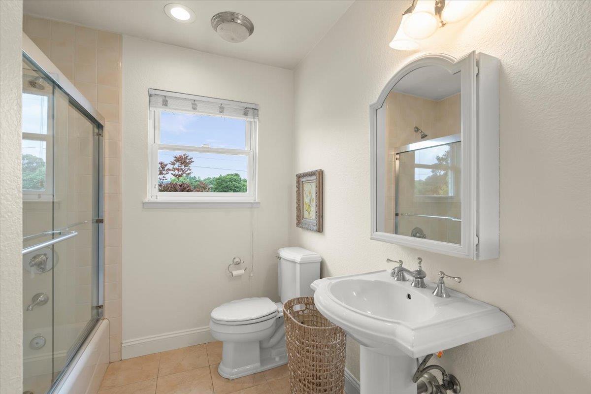 8859 Poppy LN