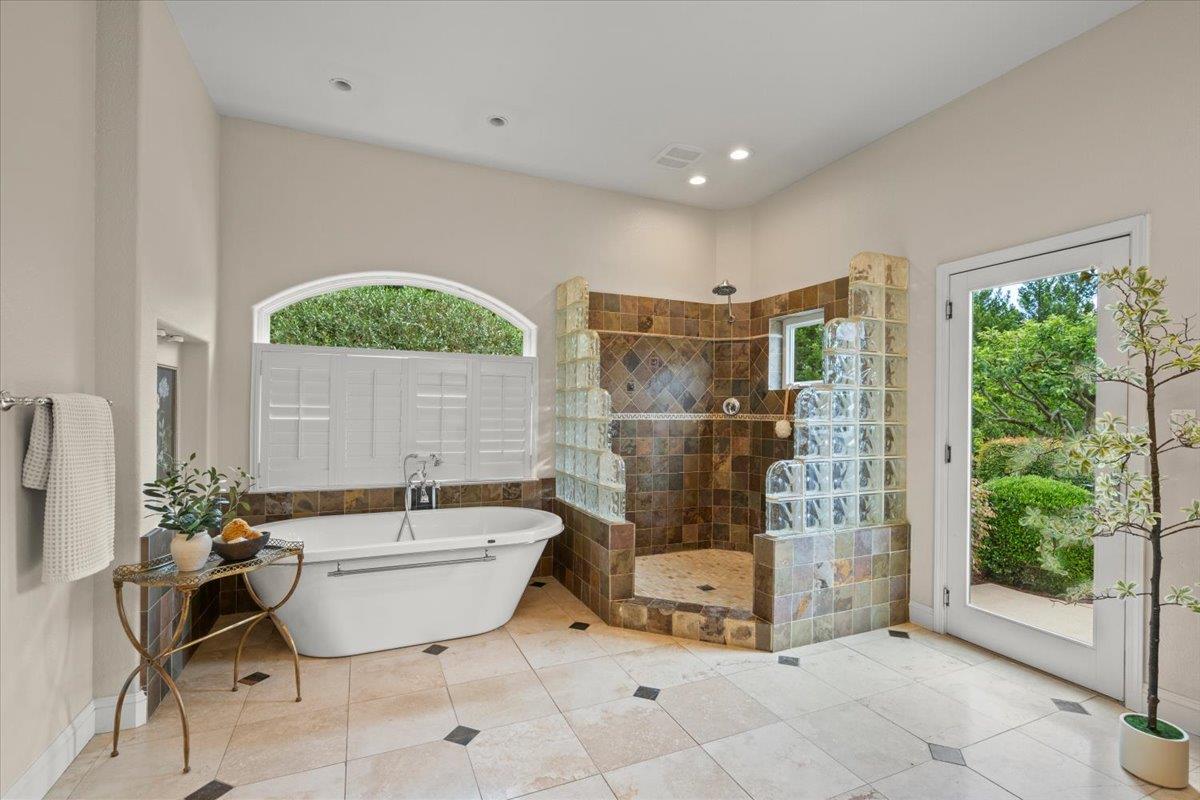 8859 Poppy LN