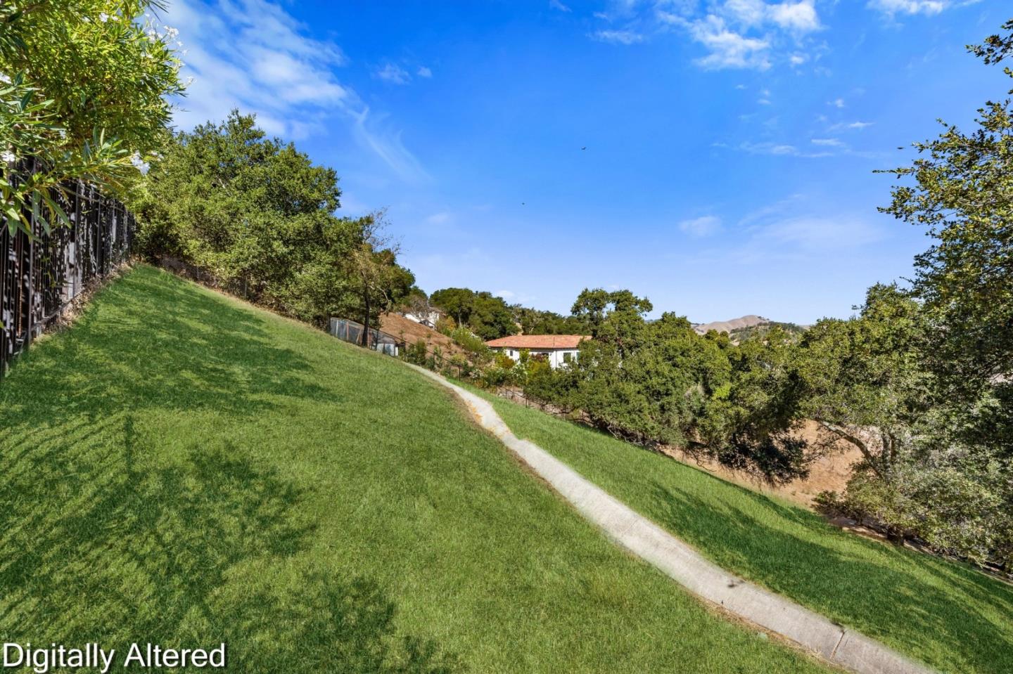 8951 Tea Tree WAY