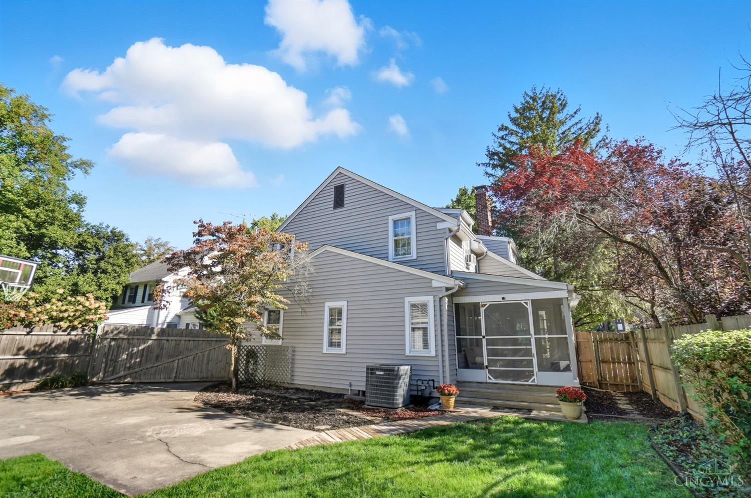 611 N Dick Avenue