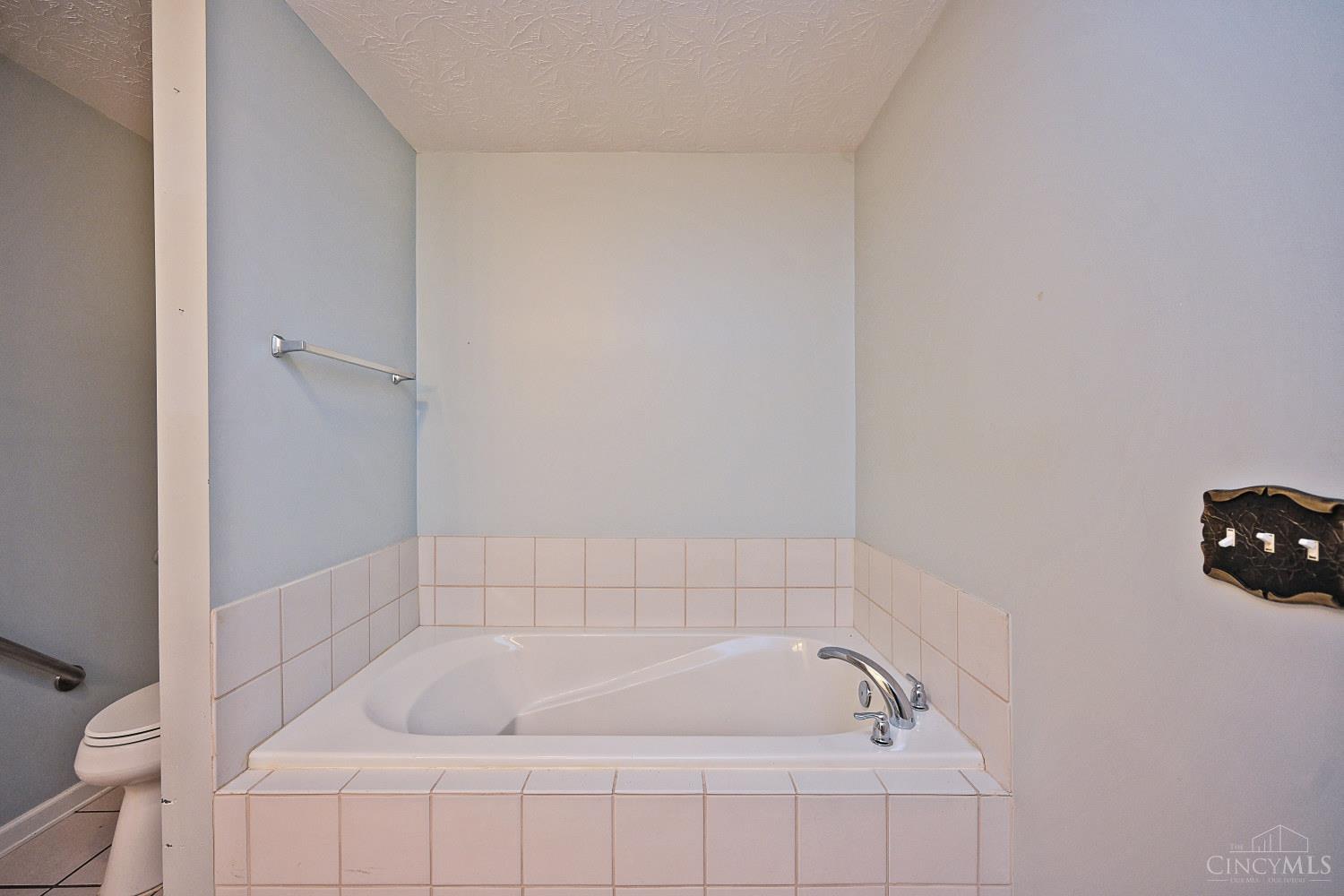 1232 Lisa Renee Drive