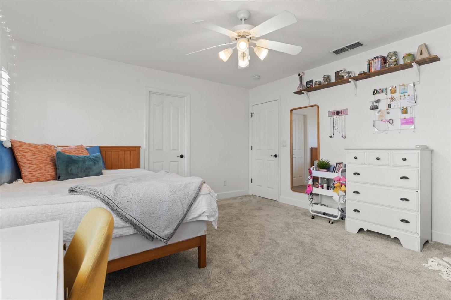 1854 633 Genoa Court