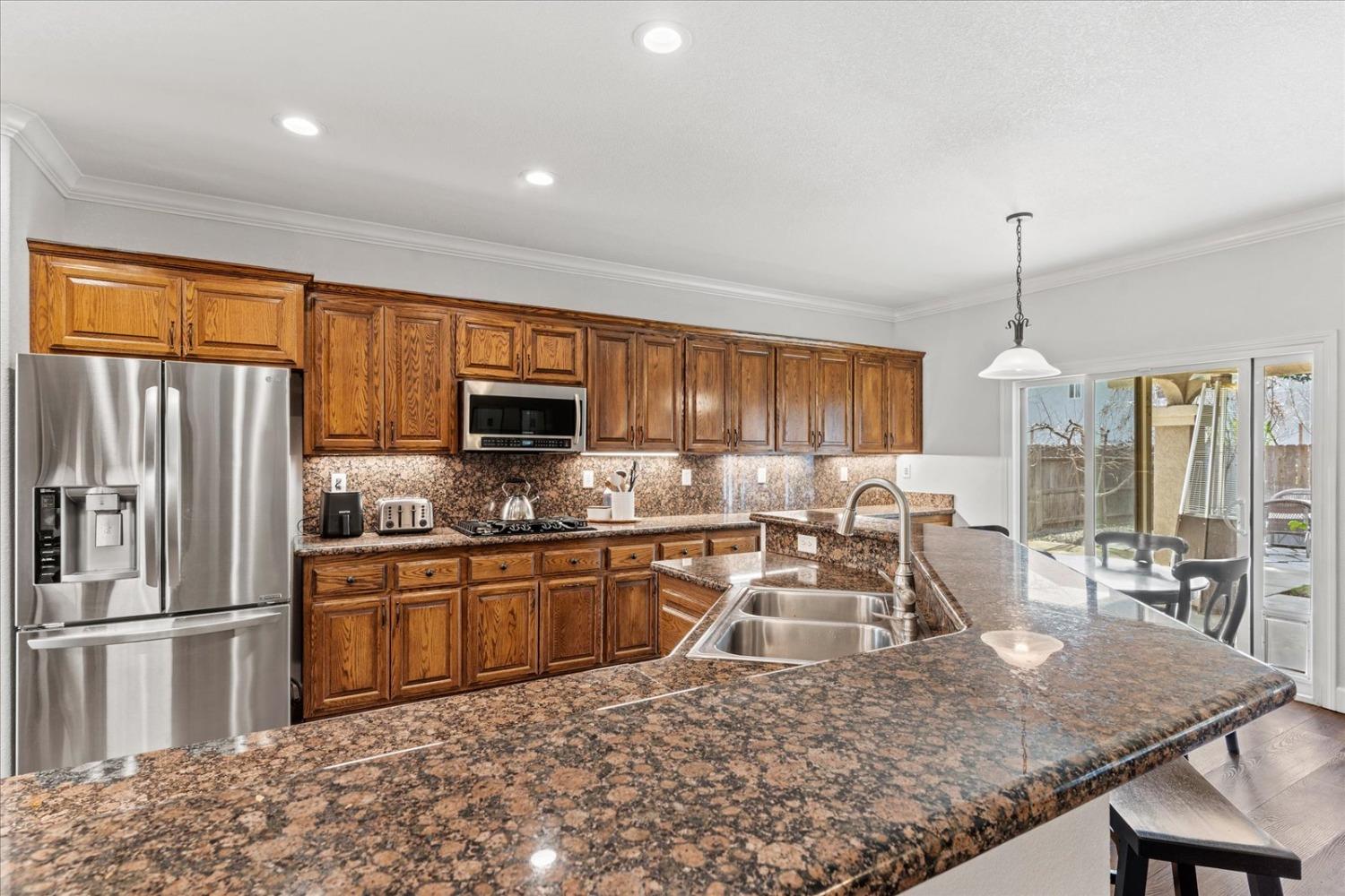 1854 633 Genoa Court