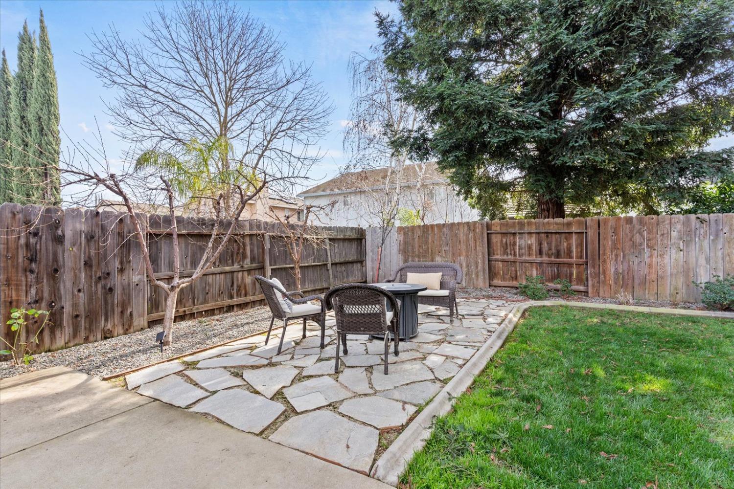 1854 633 Genoa Court