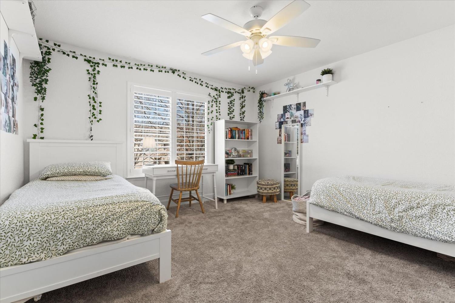 1854 633 Genoa Court