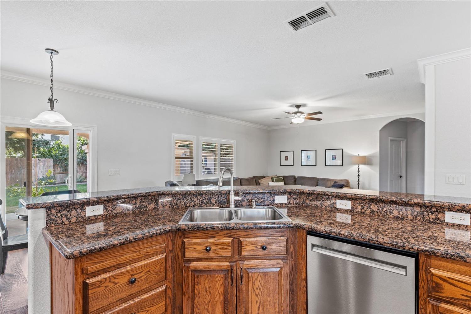 1854 633 Genoa Court