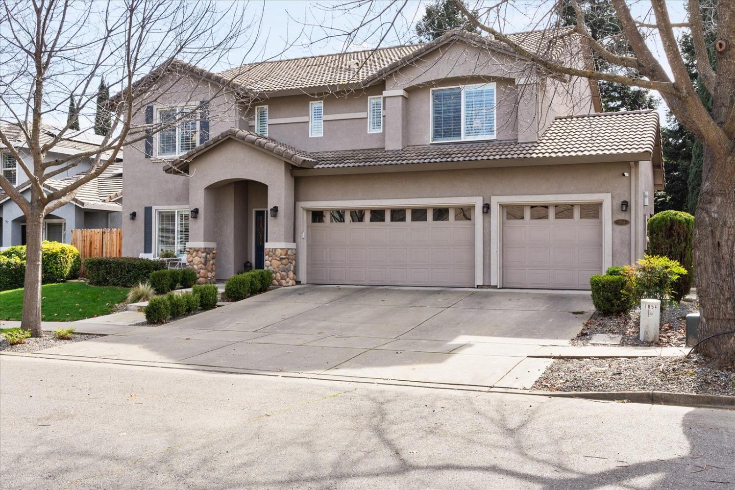 1854 633 Genoa Court