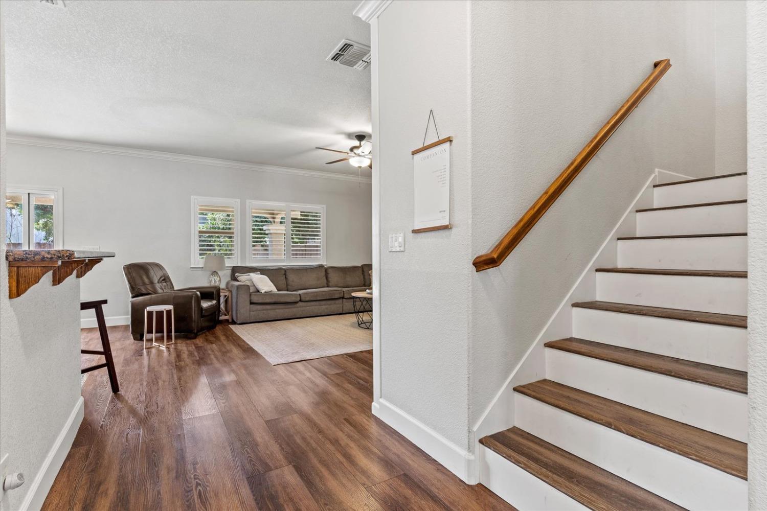 1854 633 Genoa Court