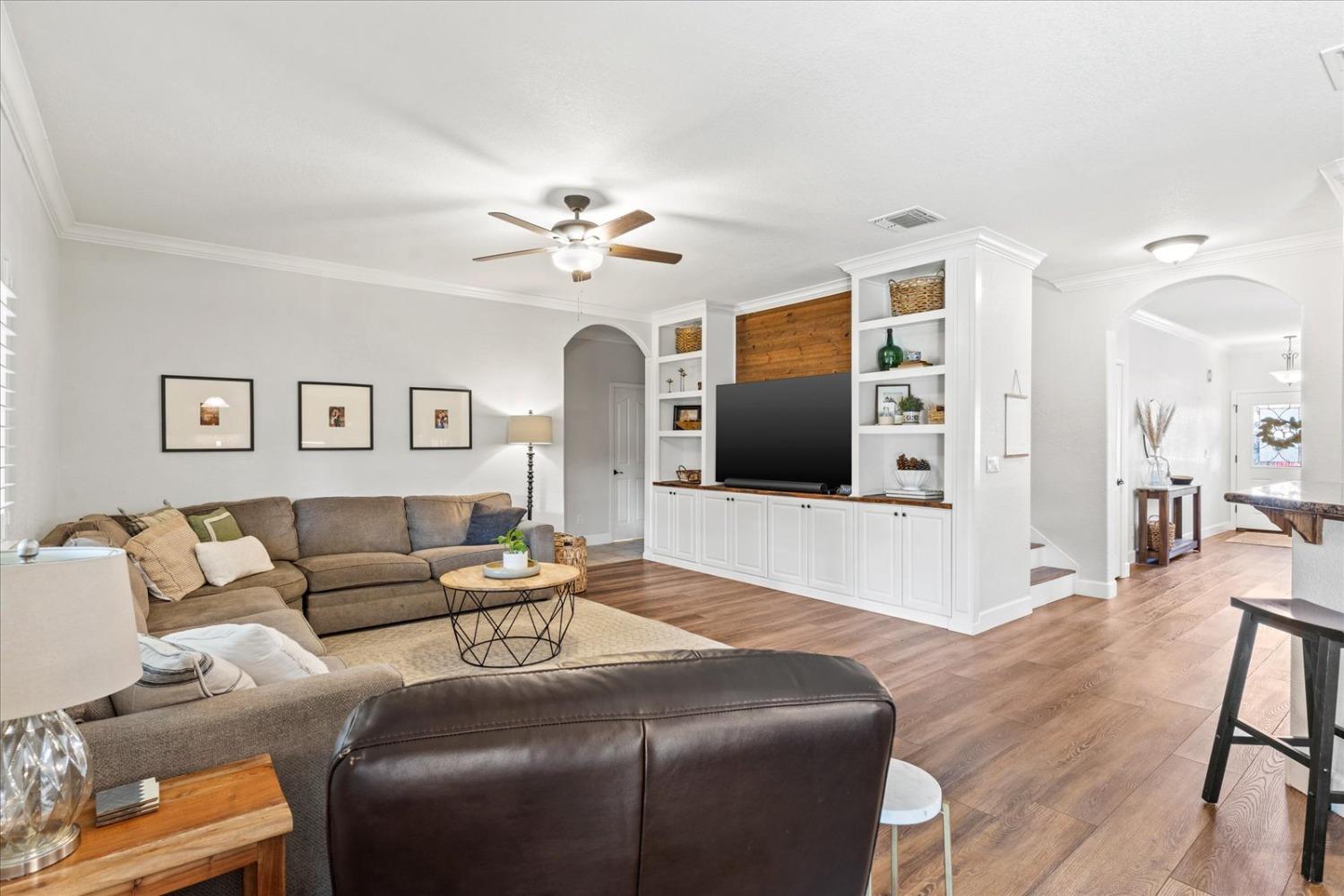 1854 633 Genoa Court