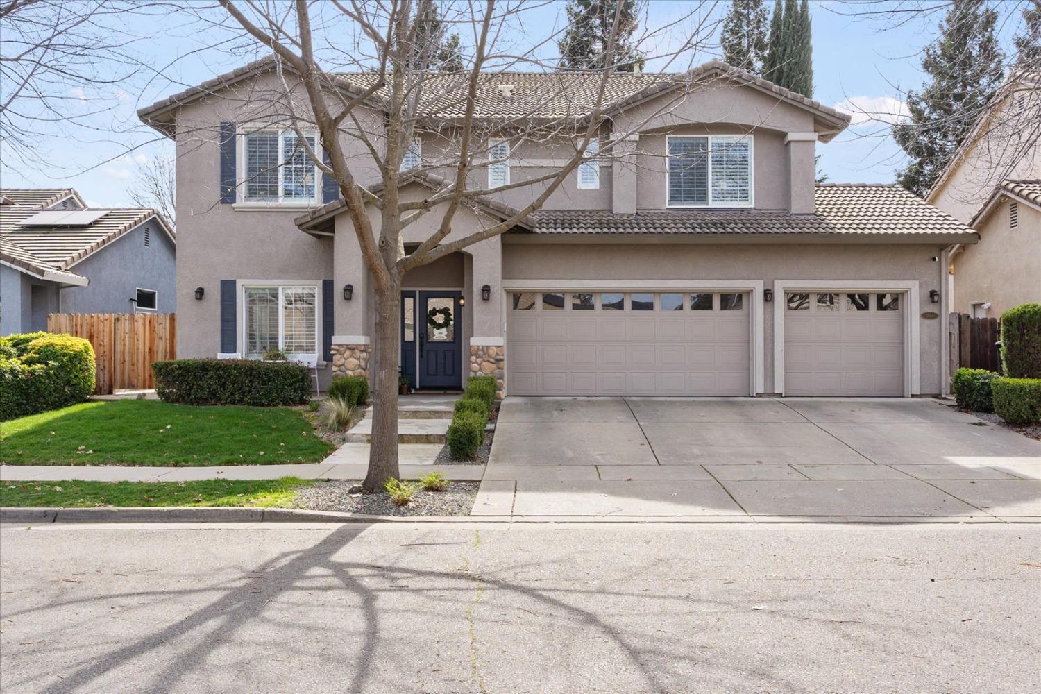 1854 633 Genoa Court