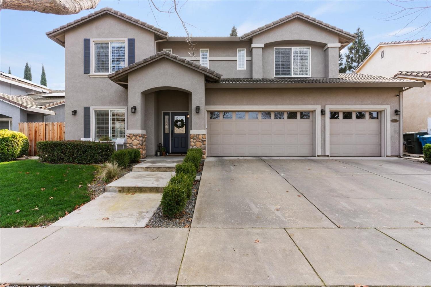 1854 633 Genoa Court