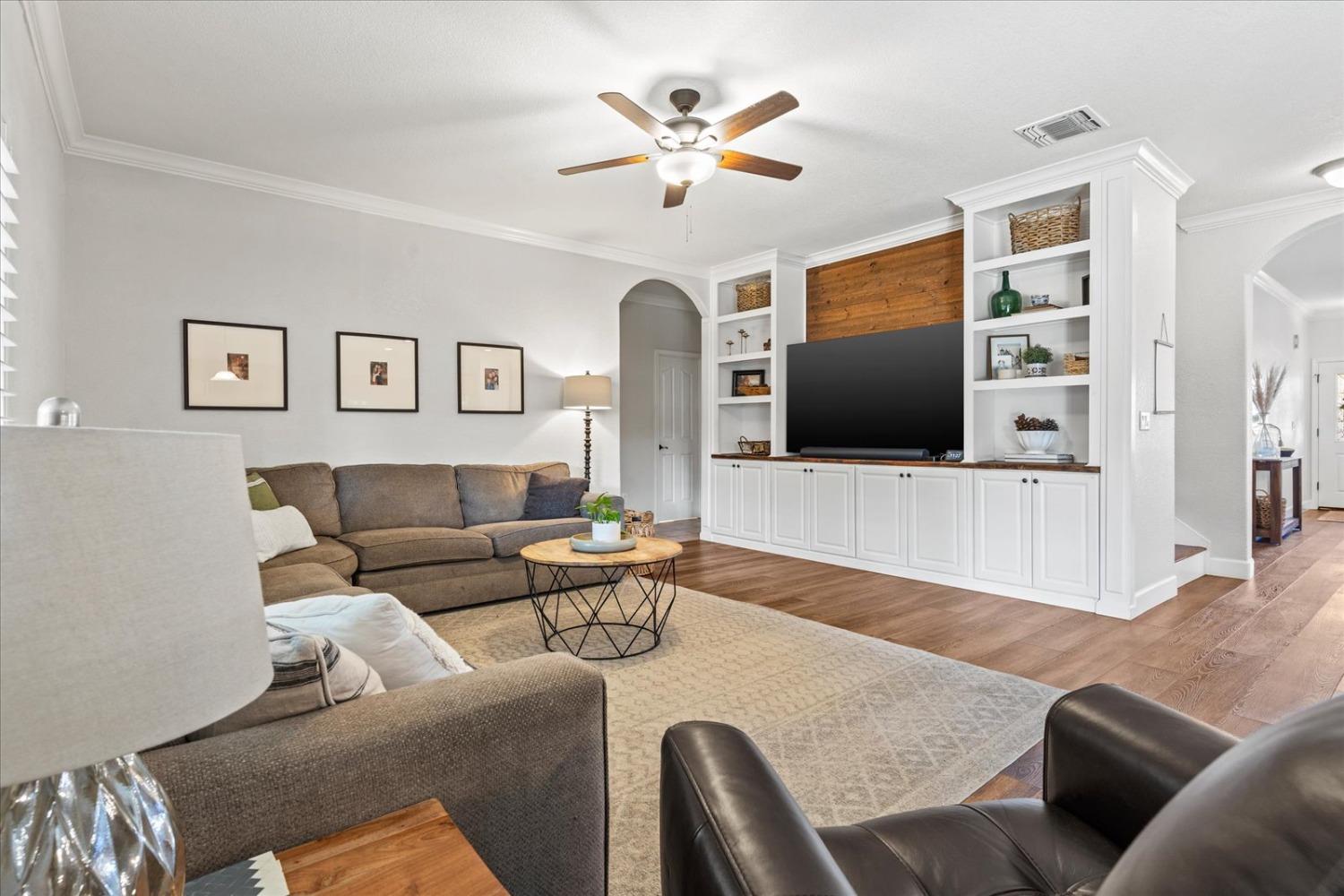 1854 633 Genoa Court