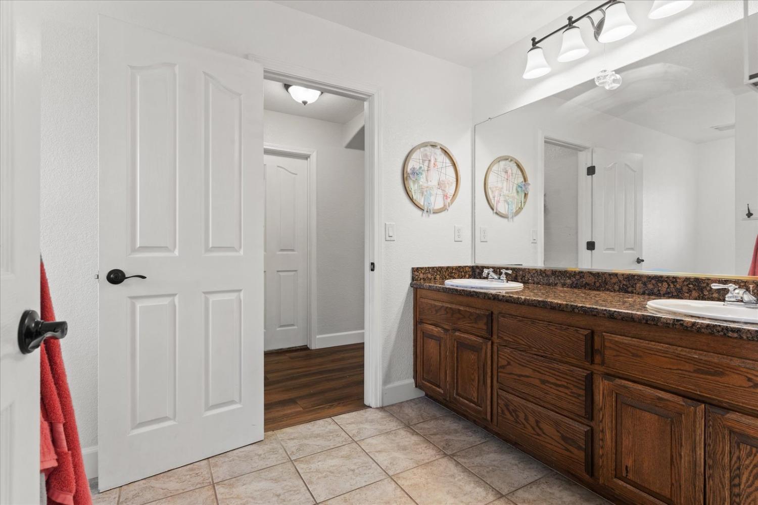 1854 633 Genoa Court