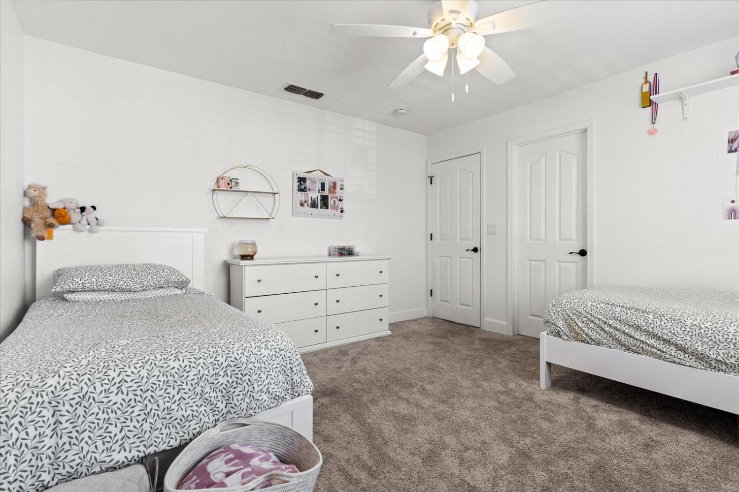 1854 633 Genoa Court