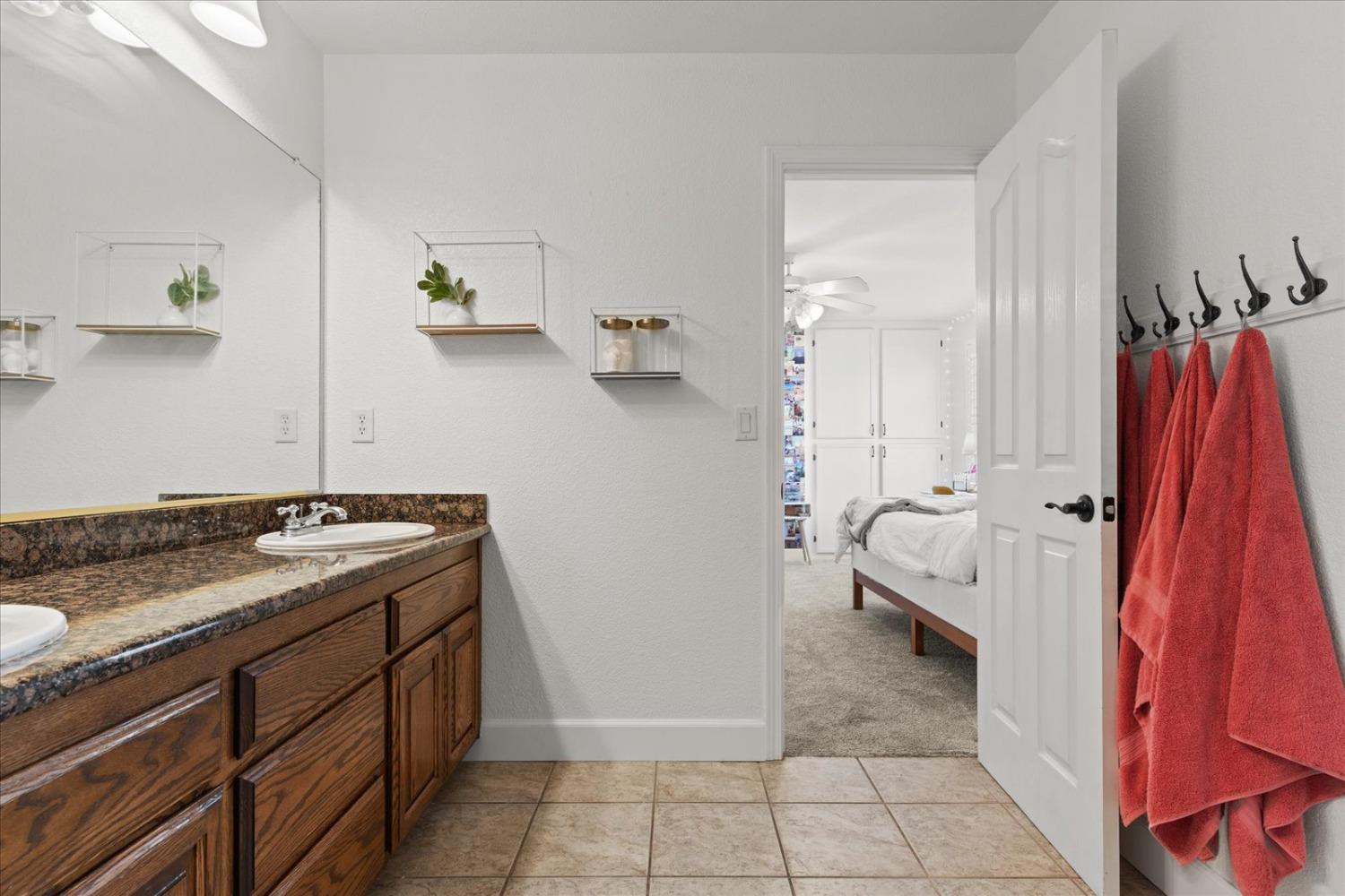 1854 633 Genoa Court