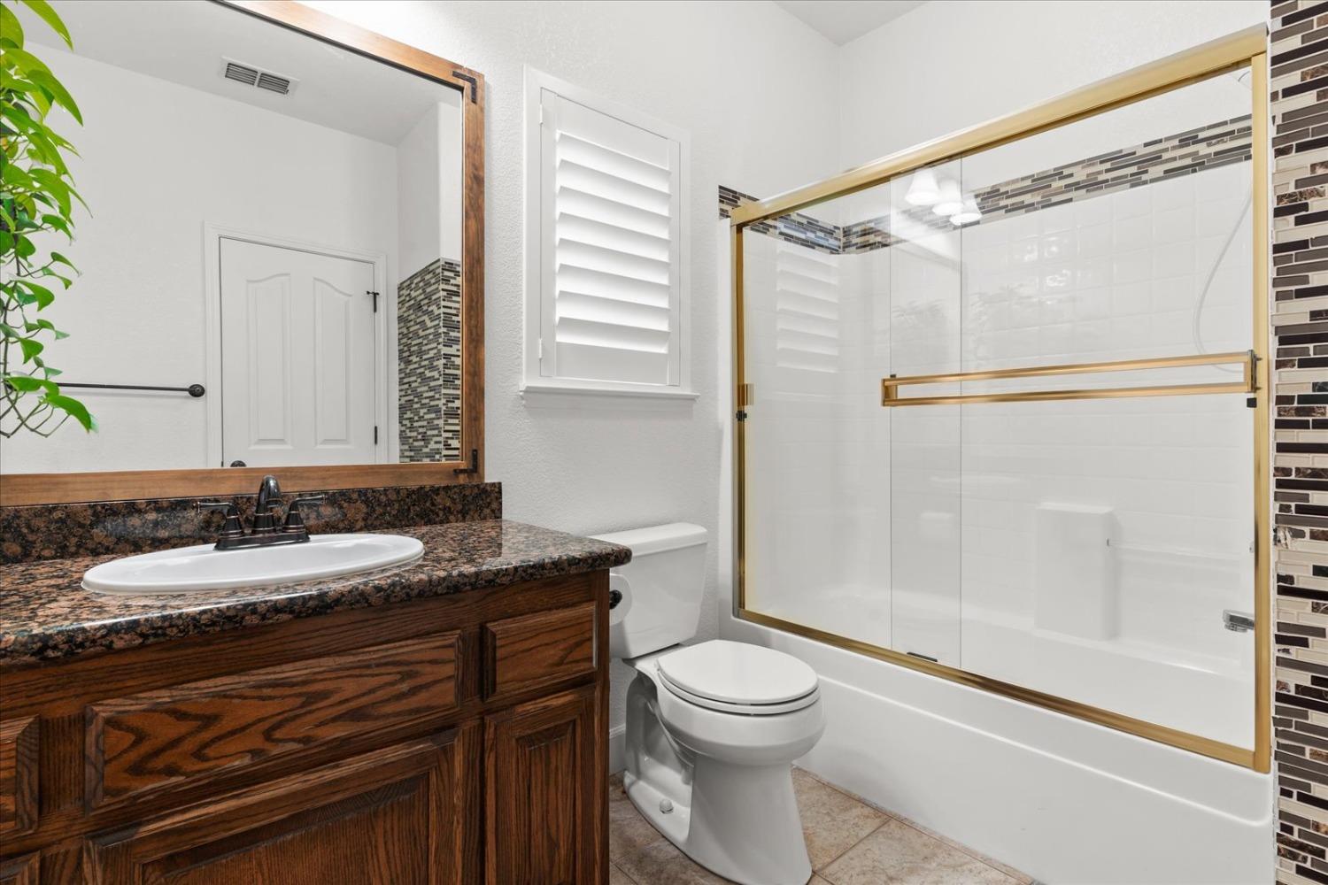 1854 633 Genoa Court