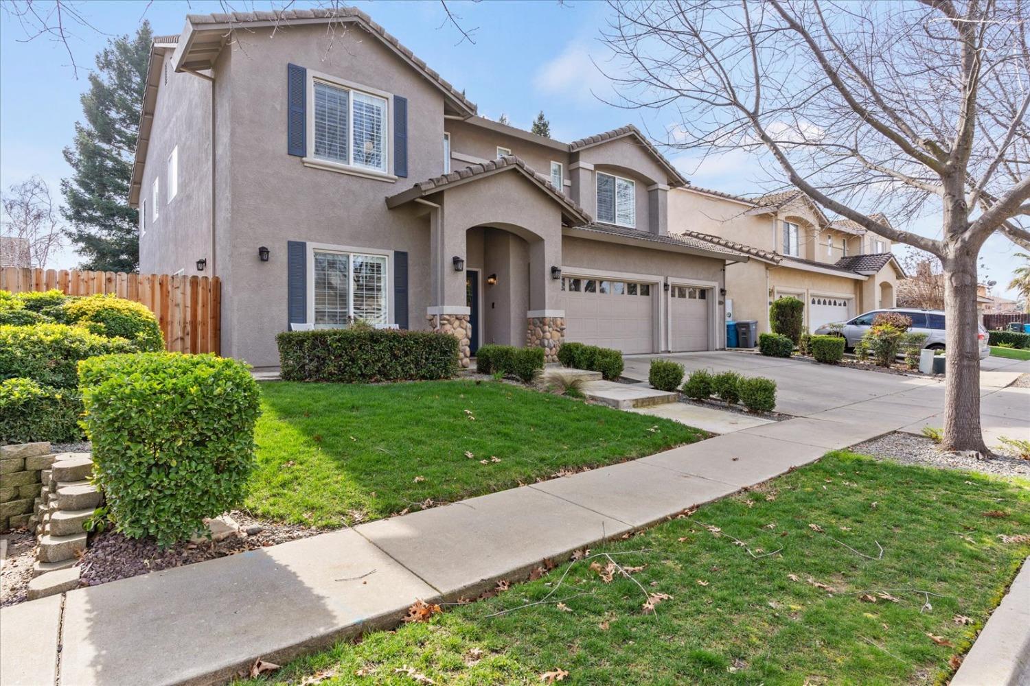 1854 633 Genoa Court