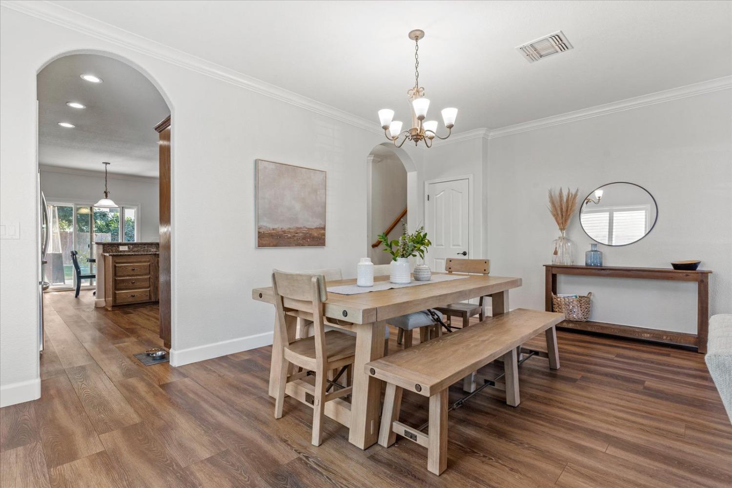 1854 633 Genoa Court