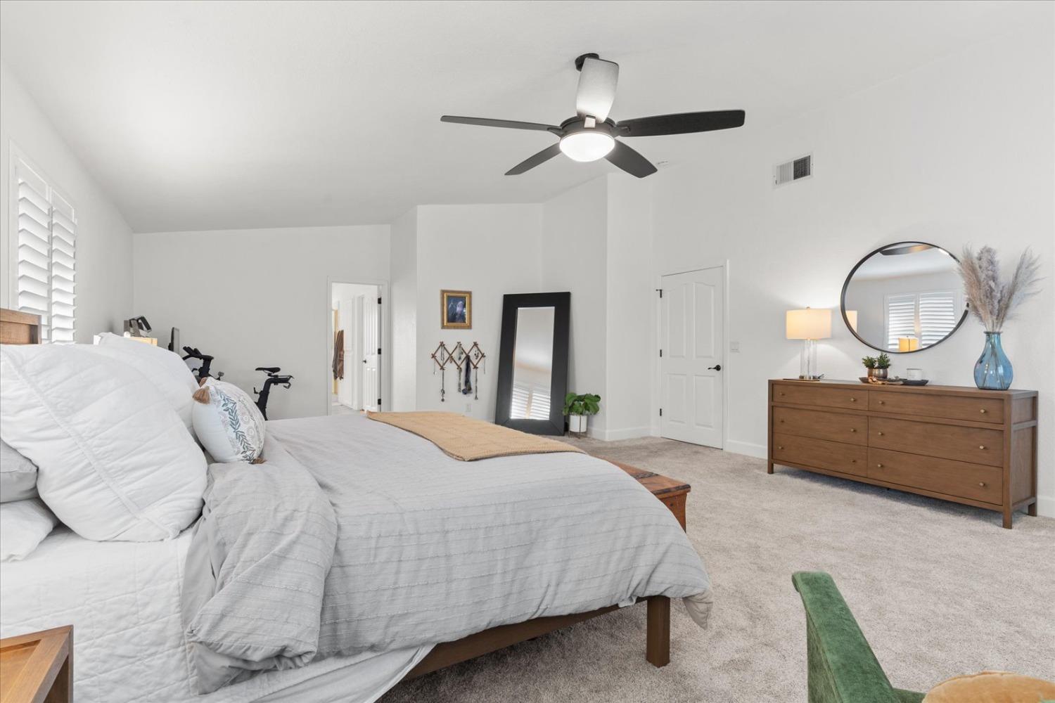 1854 633 Genoa Court