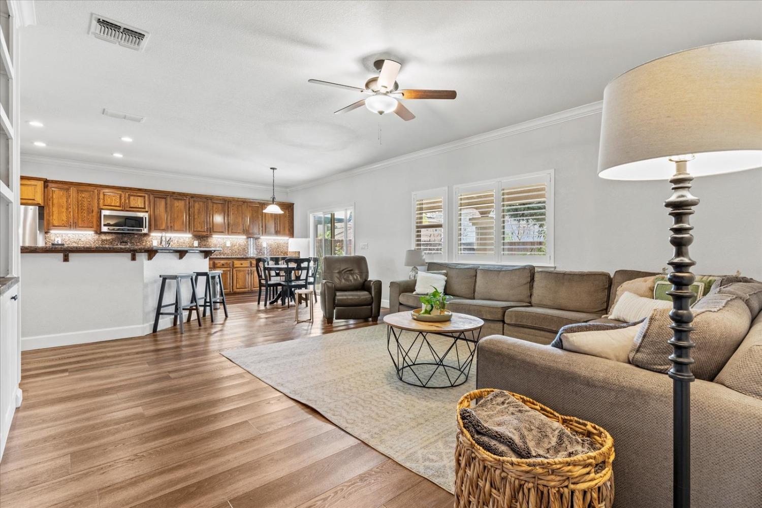 1854 633 Genoa Court