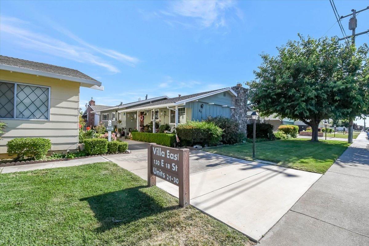 130 E 18th Street 27