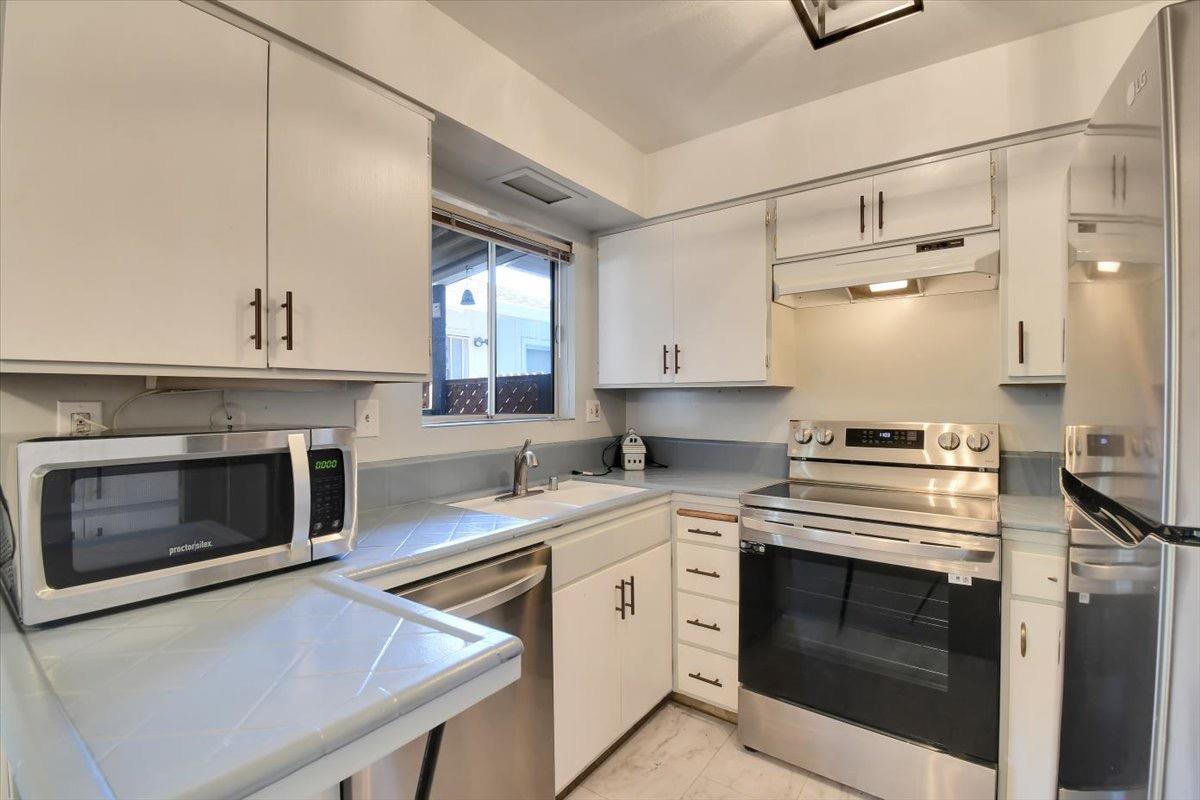 130 E 18th Street 27