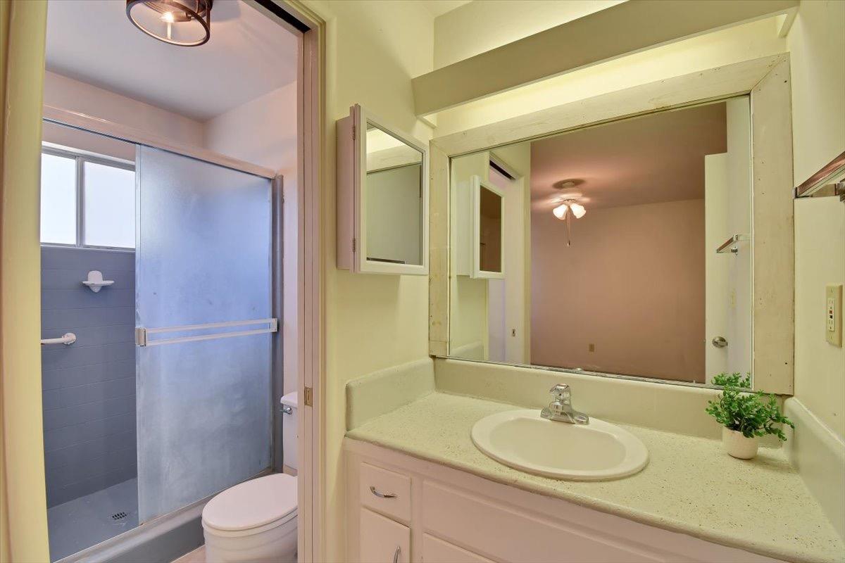 130 E 18th Street 27