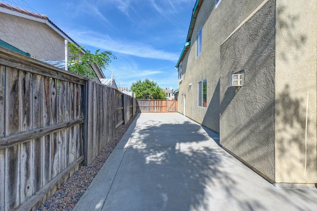 1126 Jewelflower Street