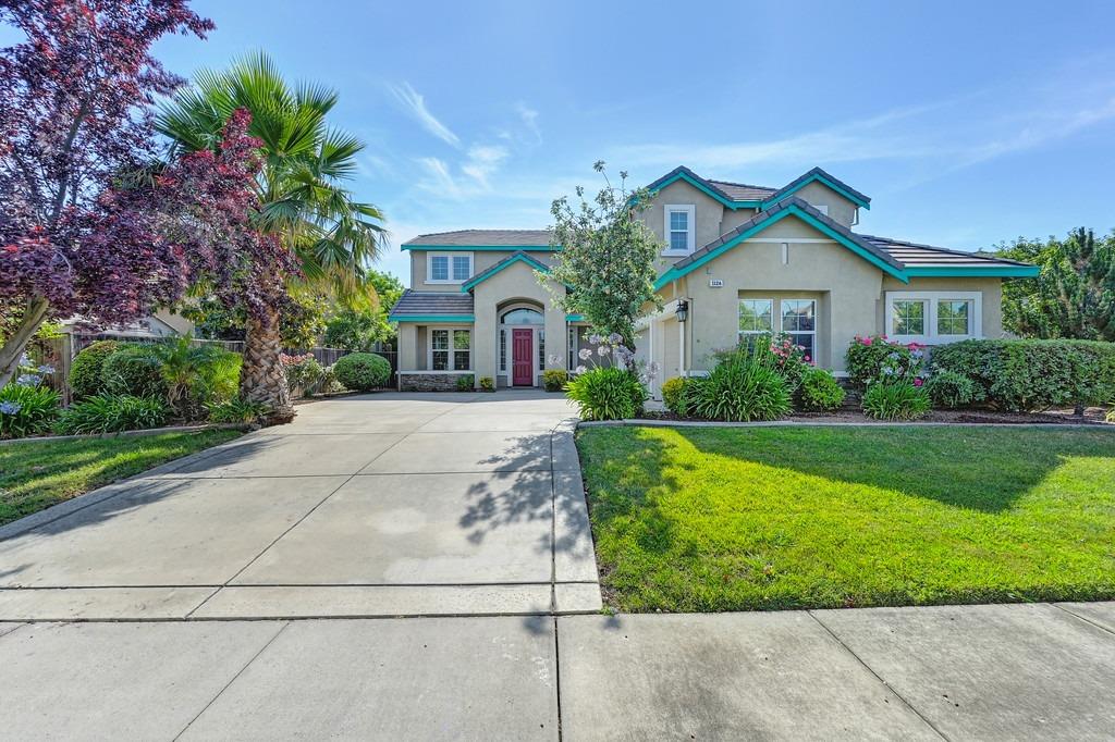 1126 Jewelflower Street