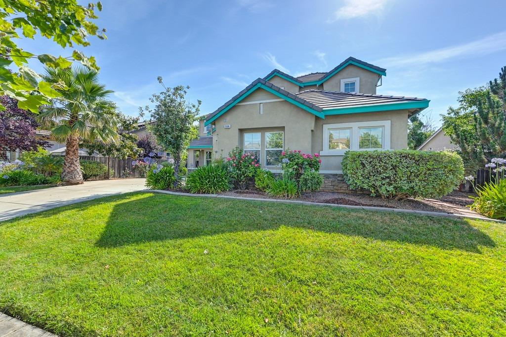 1126 Jewelflower Street