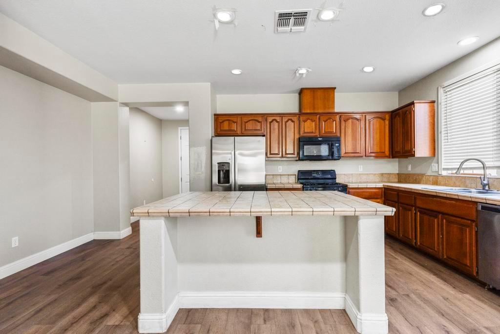 1863 Boardwalk Drive