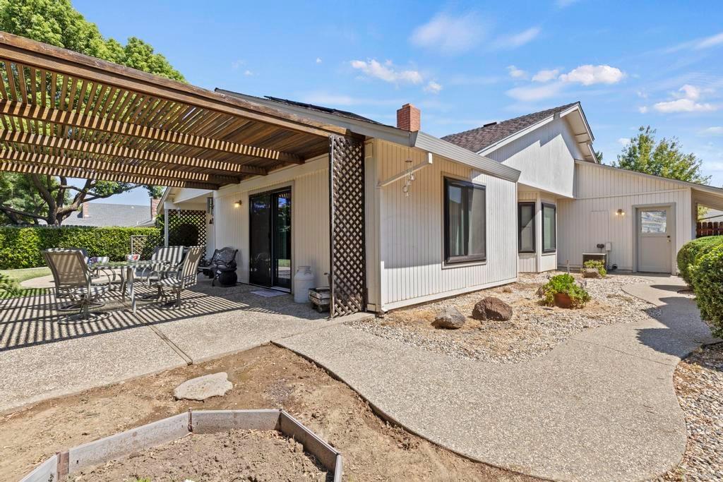 1208 Willow Creek Drive