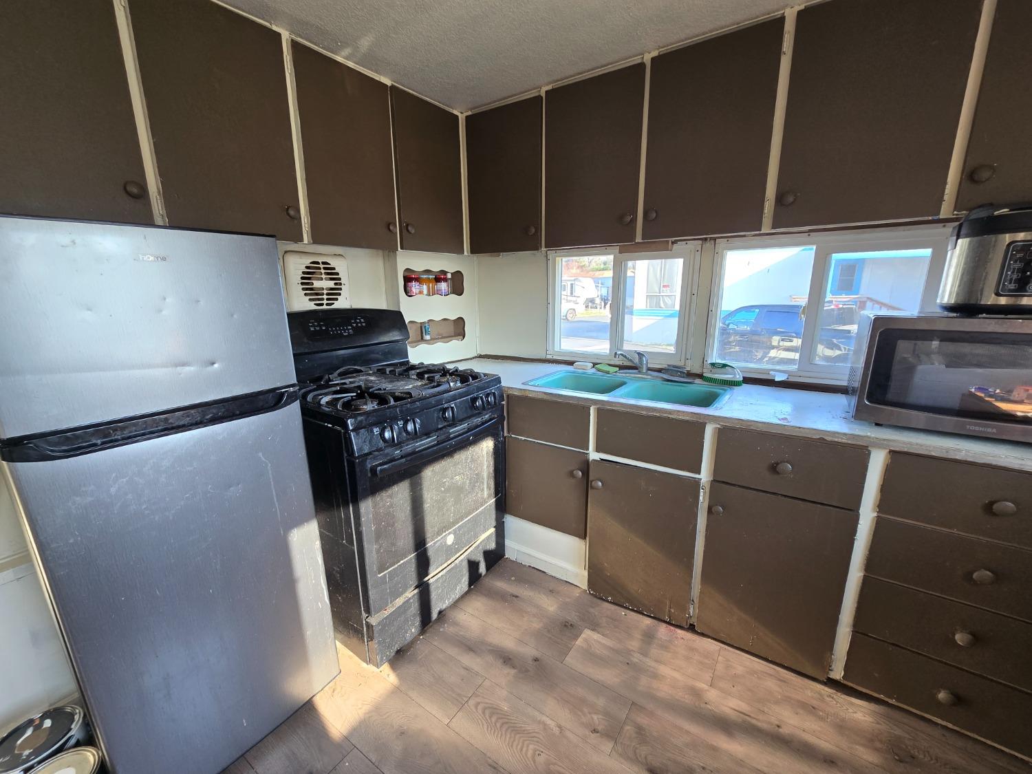 1523 N Beale Road 49