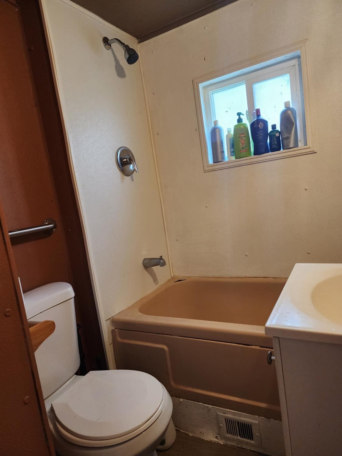 1523 N Beale Road 49