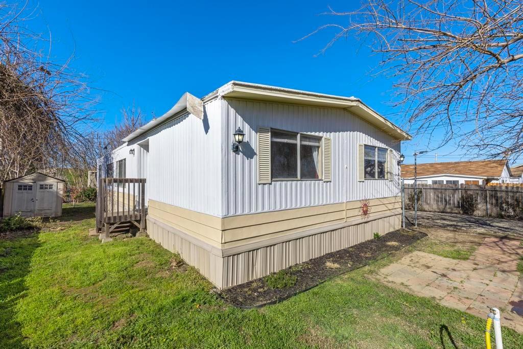 5890 Riverside Drive