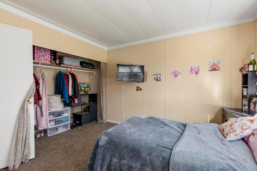 5890 Riverside Drive