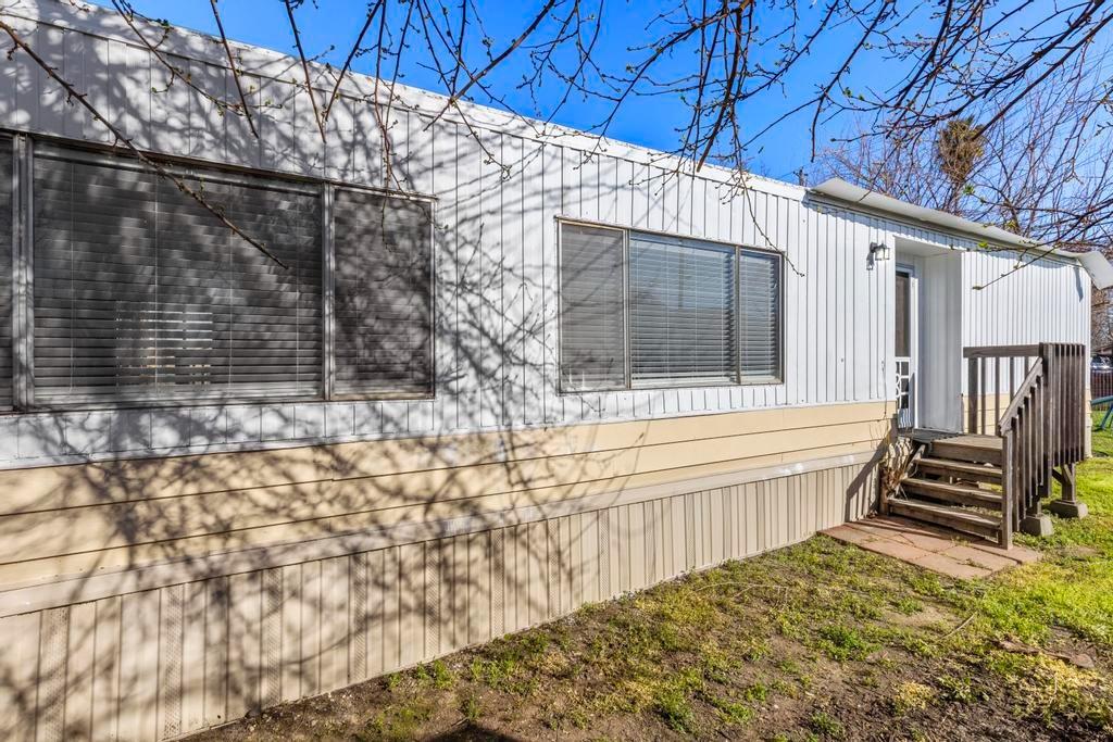 5890 Riverside Drive