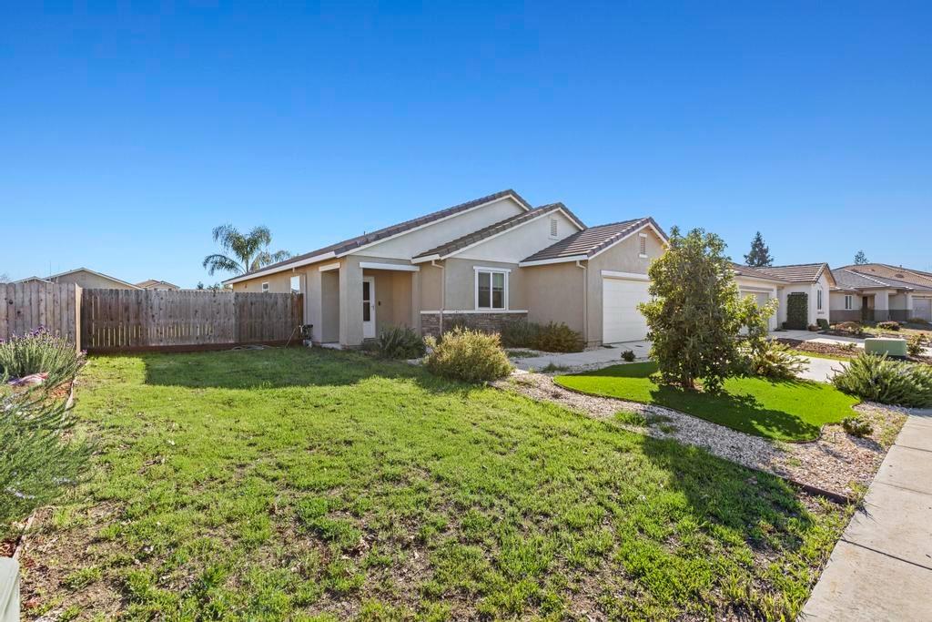 1324 Deerwood Street