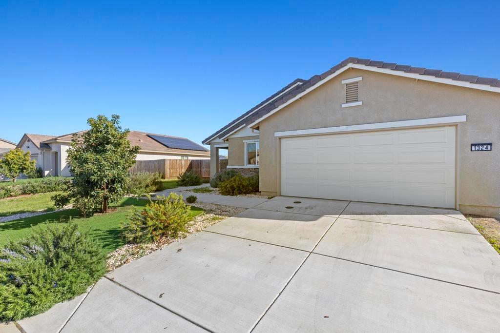 1324 Deerwood Street