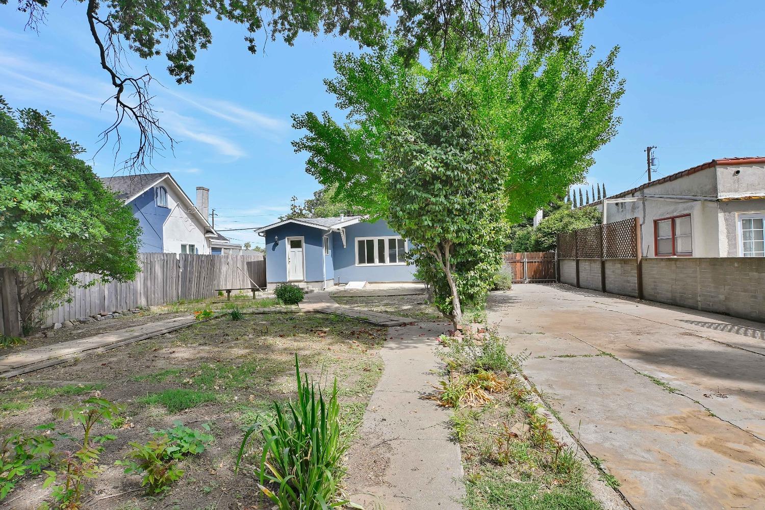 720 Almond Street